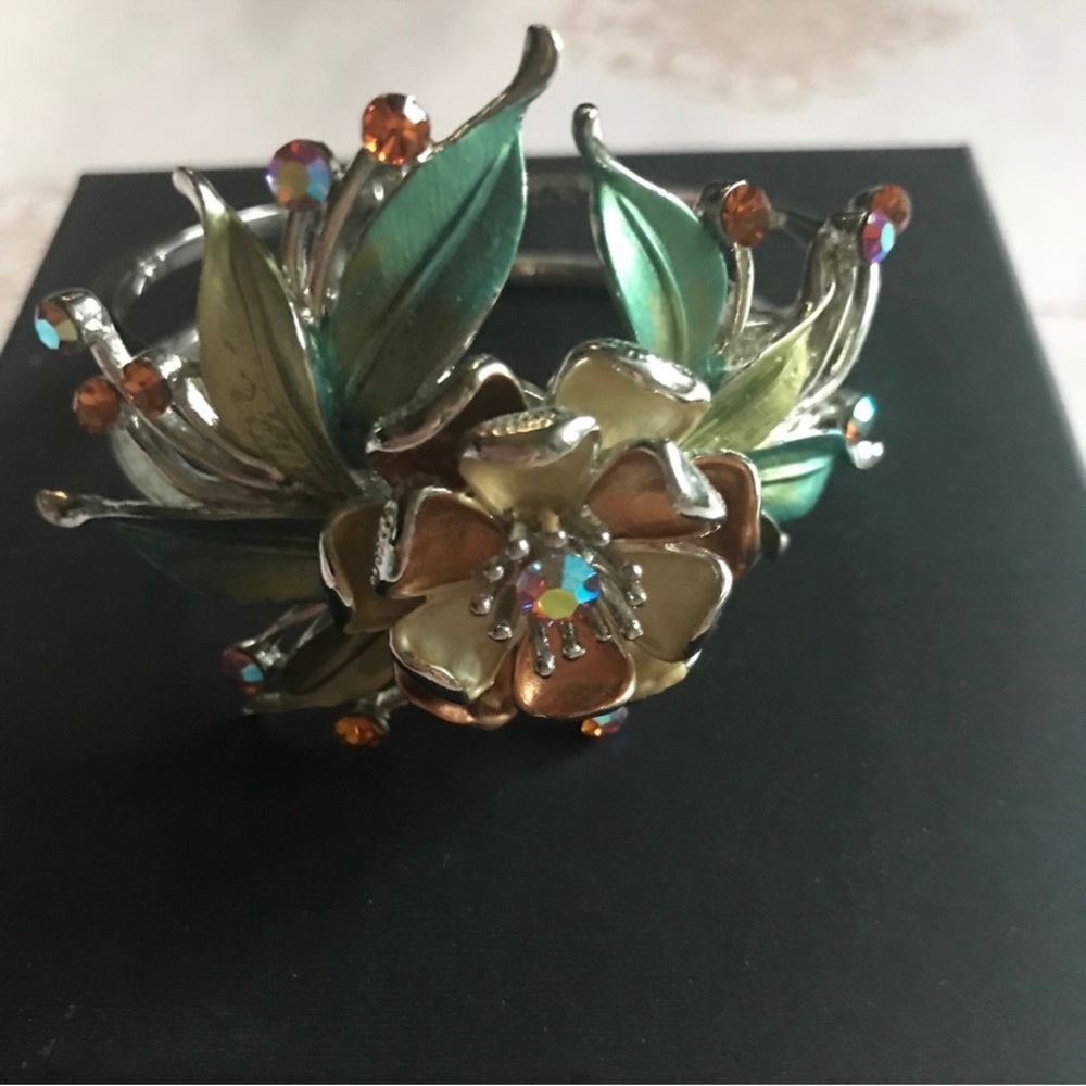 Floral Green and Gold Bracelet